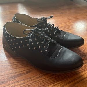 Size 9 Restricted navy brogues